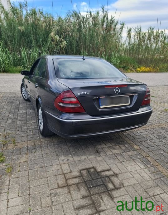 2002' Mercedes-Benz E-270 photo #3