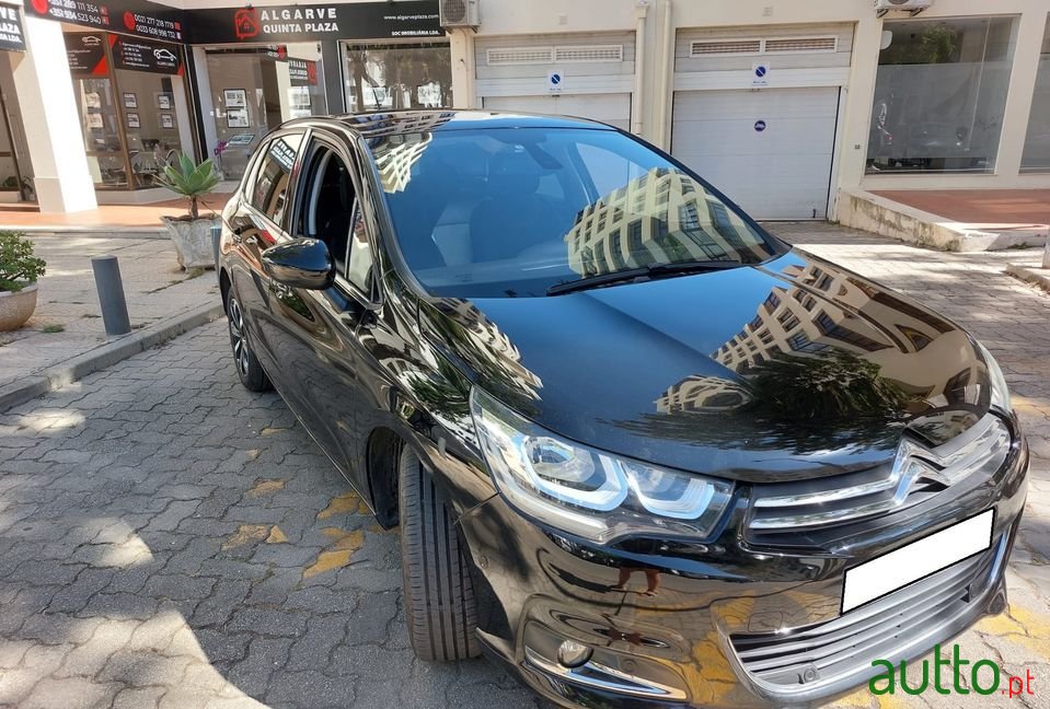 2017' Citroen C4 photo #1