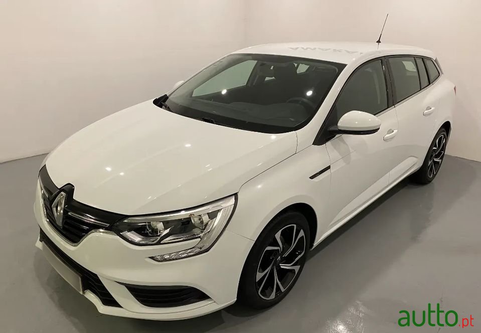 2018' Renault Megane Sport Tourer photo #3