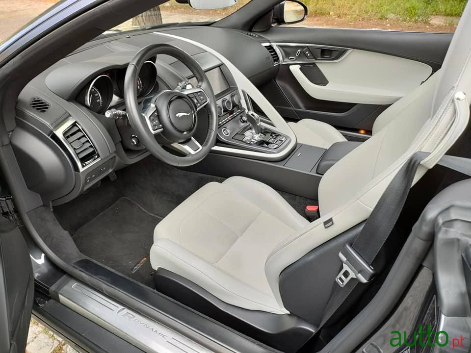 2017' Jaguar F-Type photo #6