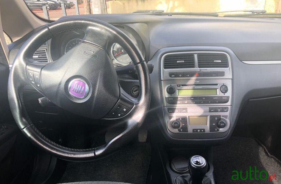 2009' Fiat Grande Punto photo #4