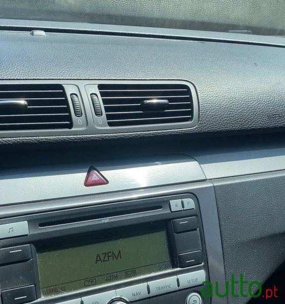 2009' Volkswagen Passat Variant photo #5
