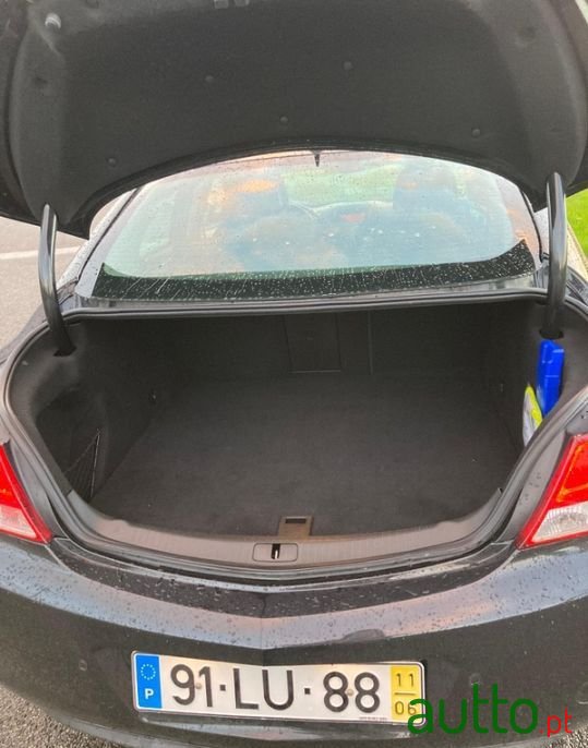 2011' Opel Insignia photo #3