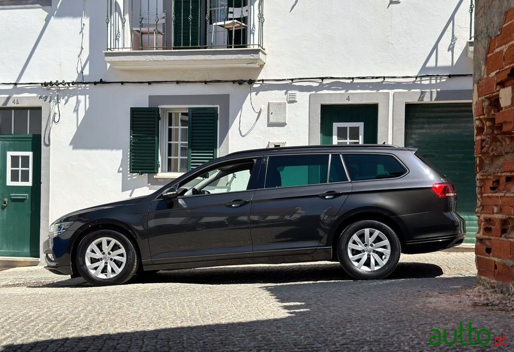 2019' Volkswagen Passat photo #3