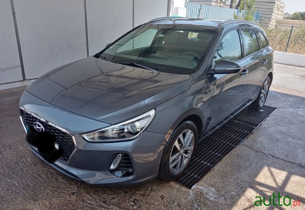 2018' Hyundai i30 Cw photo #3