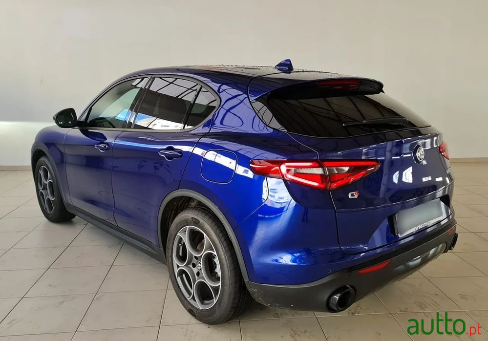 2022' Alfa Romeo Stelvio photo #6