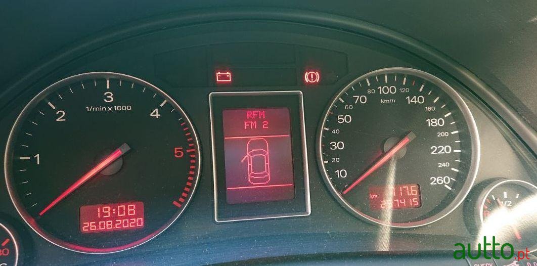 2002' Audi A4 Avant photo #3