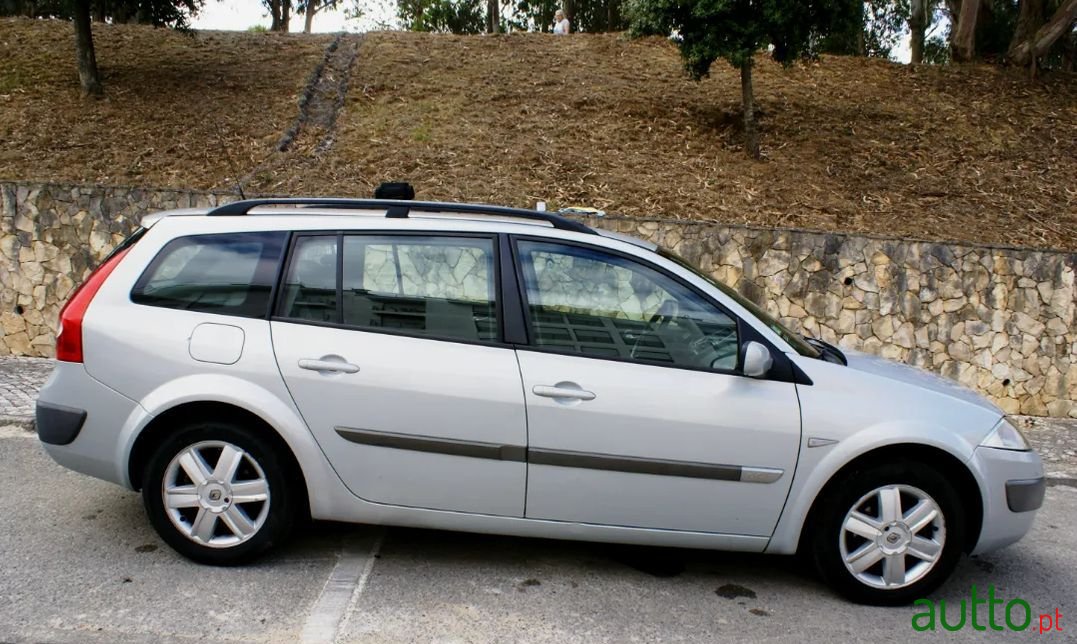 2004' Renault Megane Break photo #4