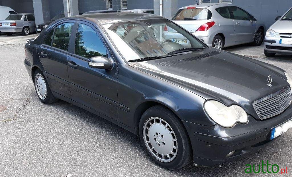 2001' Mercedes-Benz C-220 photo #4