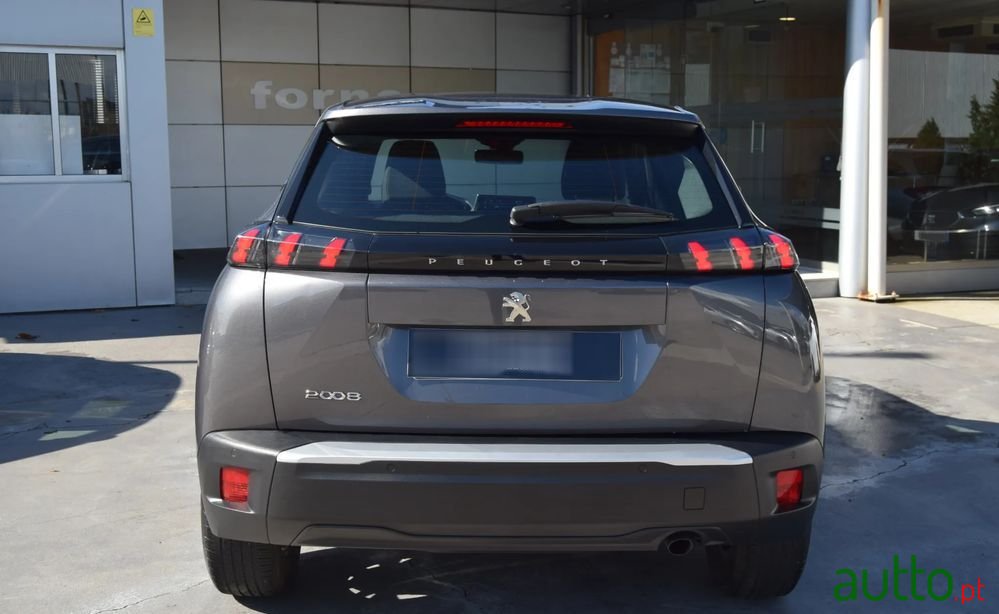 2023' Peugeot 2008 photo #6