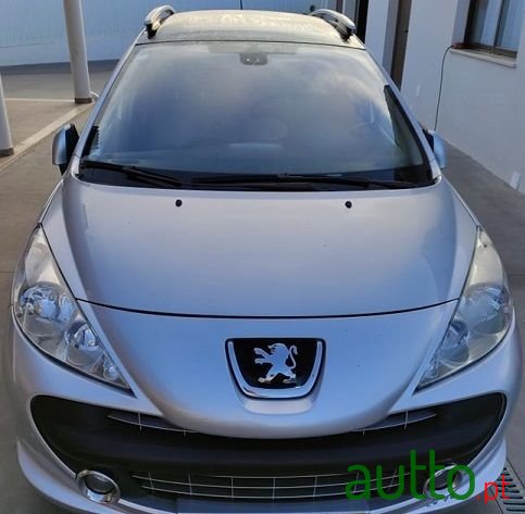 2007' Peugeot 207 Sw photo #1