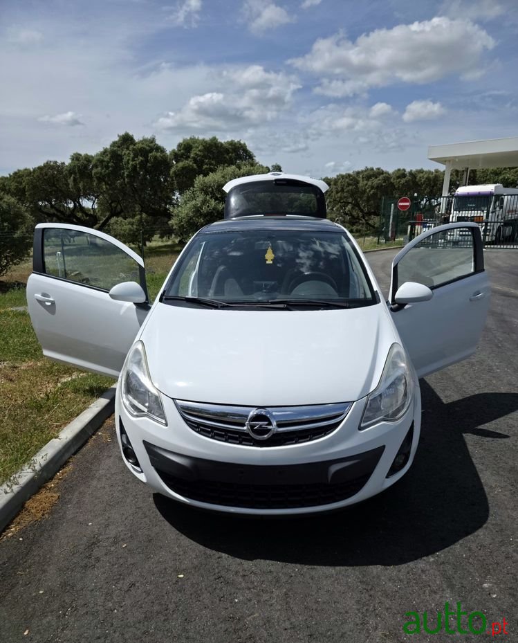 2011' Opel Corsa 1.2 Street Edition photo #5