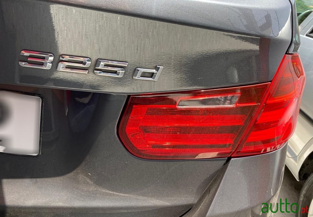 2016' BMW Série 3 D Touring photo #6