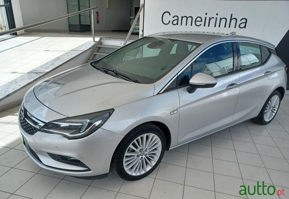 2018' Opel Astra photo #4