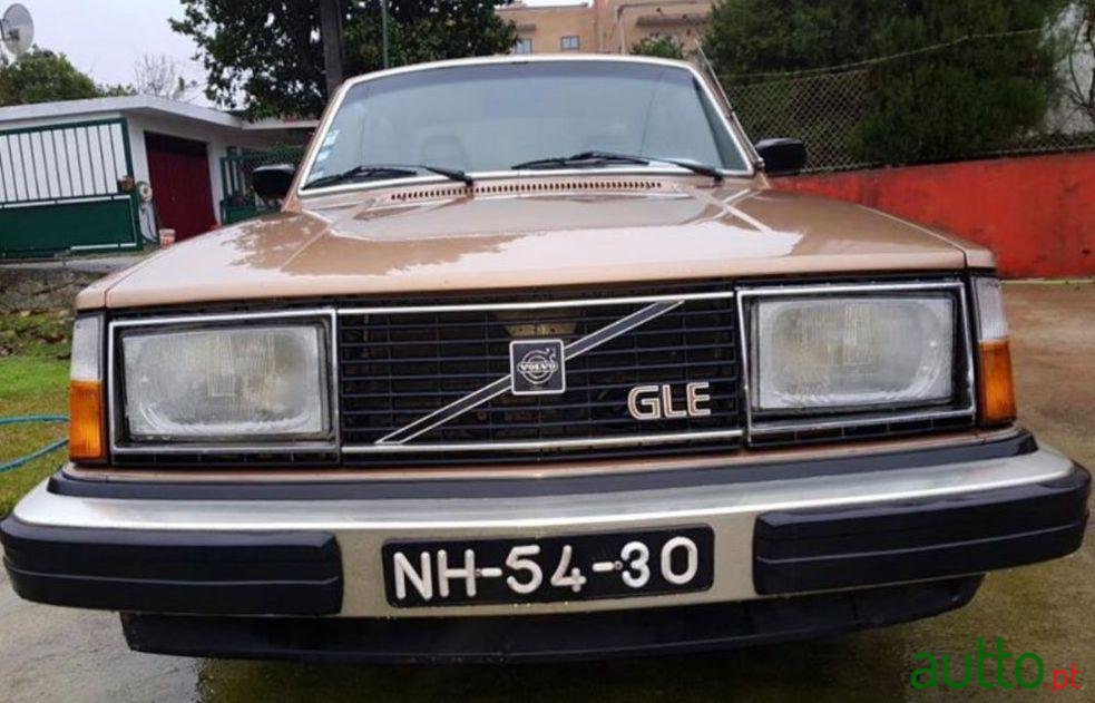 1981' Volvo 244 photo #1