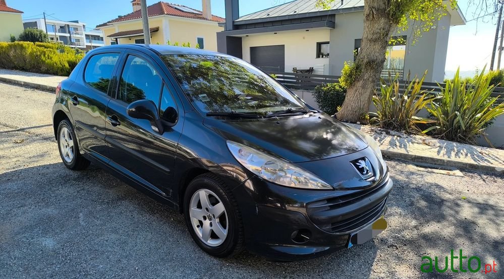 2006' Peugeot 207 1.4 16V Trendy photo #2