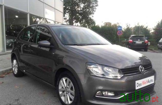 2016' Volkswagen Polo photo #2