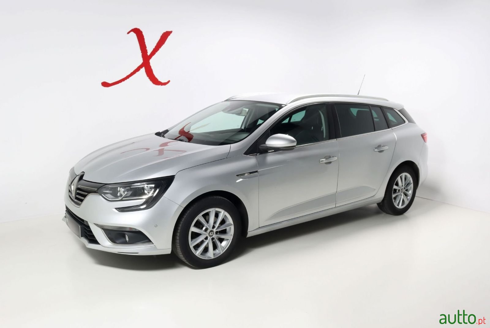 2018' Renault Megane Sport Tourer photo #2