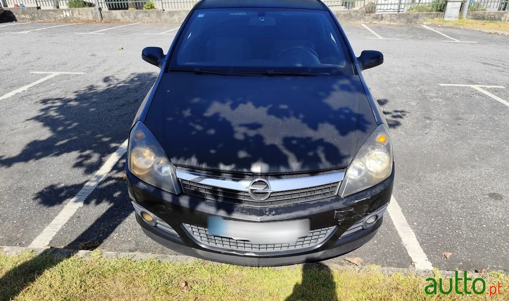 2008' Opel Astra Gtc 1.3 Cdti photo #1