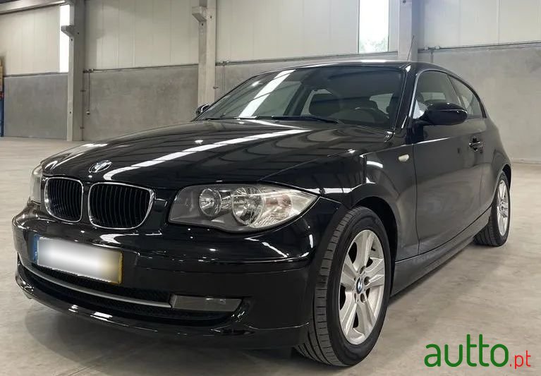 2009' BMW 118 D photo #1