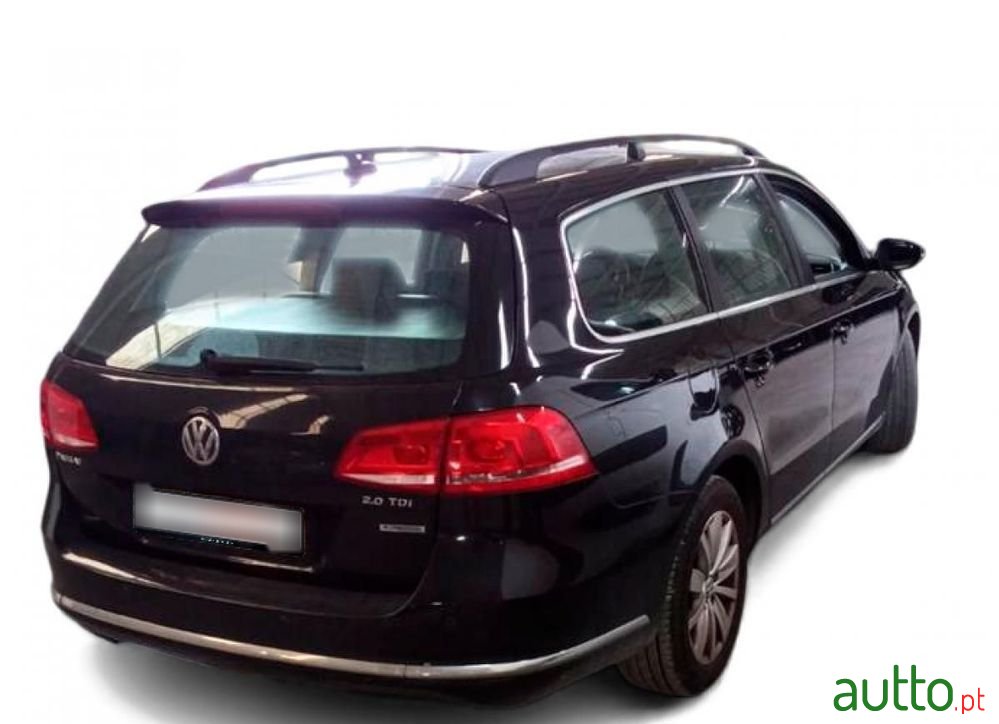 2012' Volkswagen Passat Variant photo #2