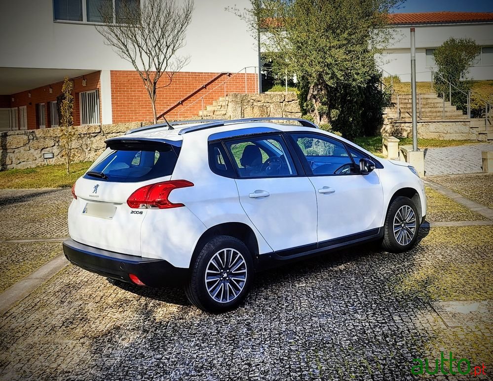 2014' Peugeot 2008 photo #3