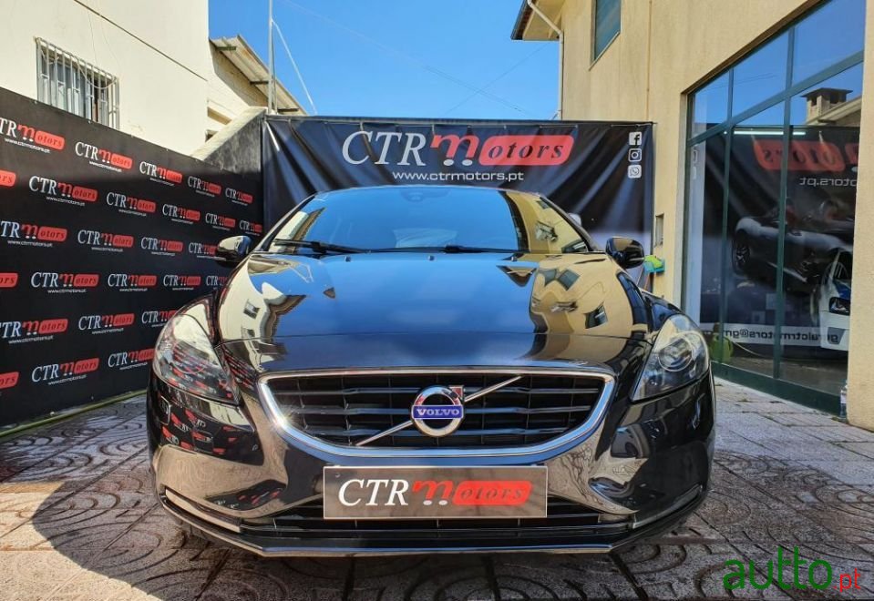 2015' Volvo V40 photo #2