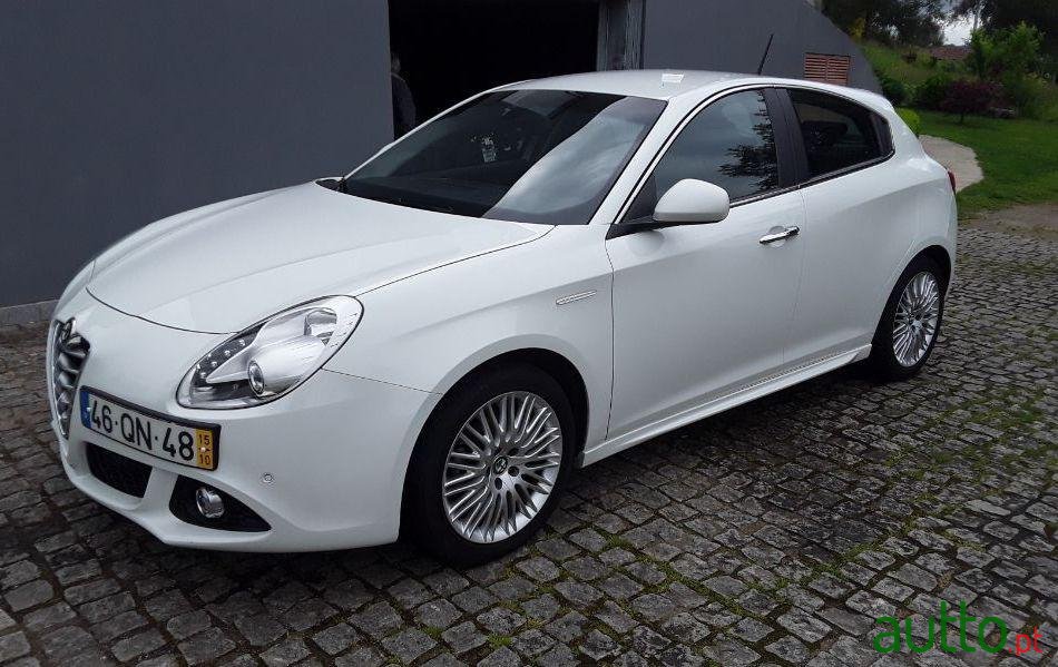 2015' Alfa Romeo Giulietta Desportiva photo #1