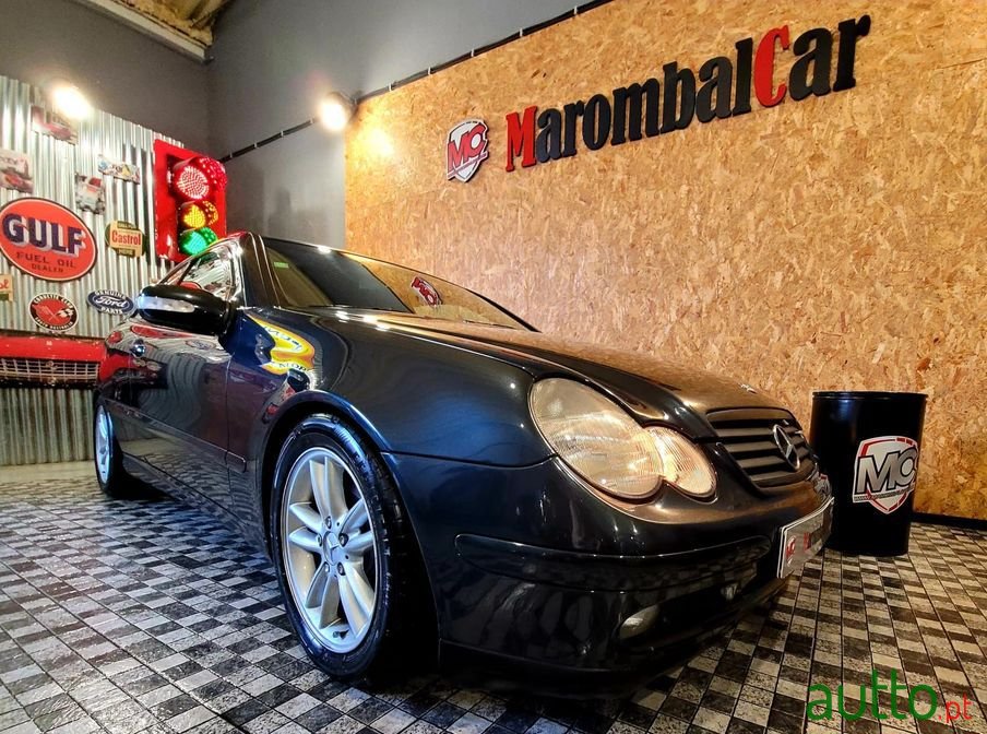 2001' Mercedes-Benz C-200 Evolution photo #1