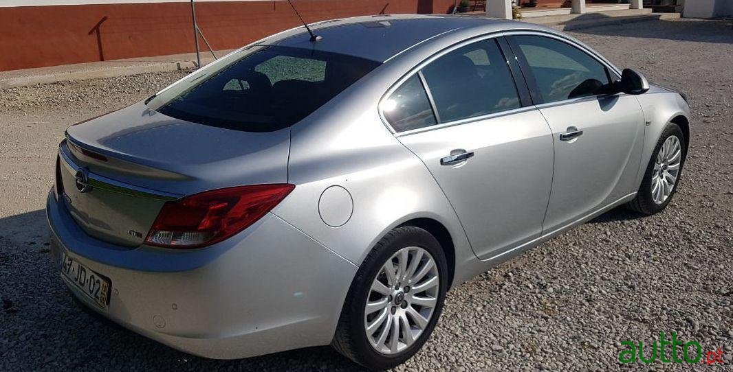 2010' Opel Insignia photo #2