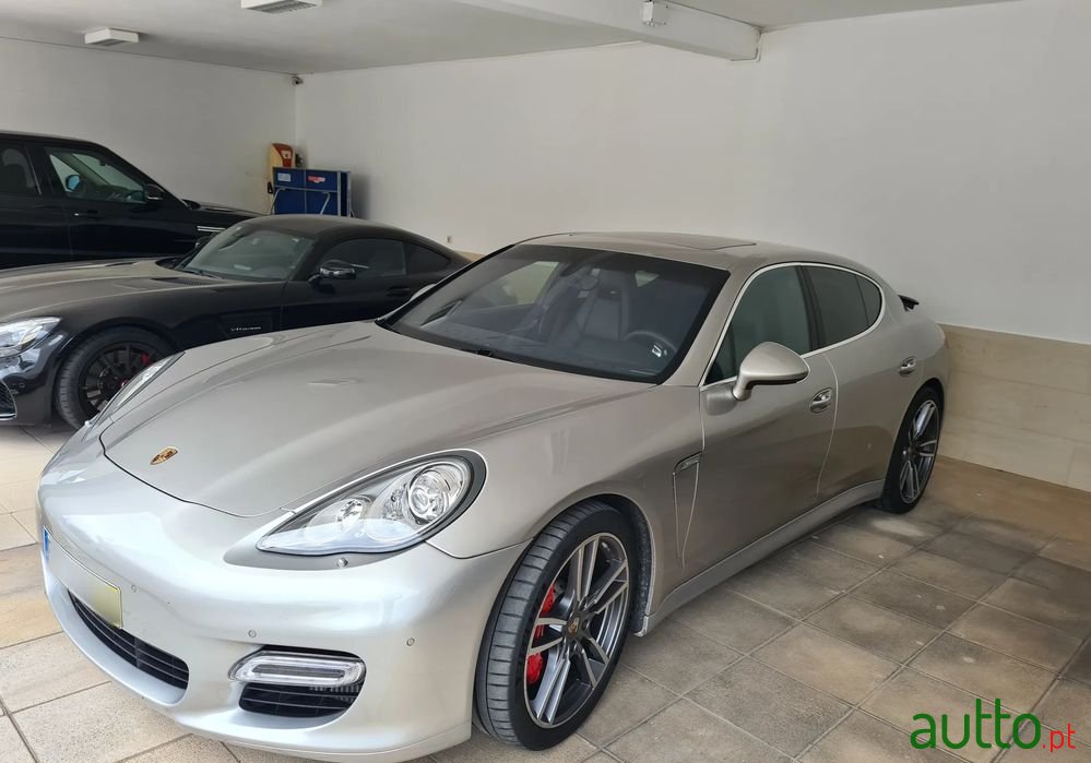 2010' Porsche Panamera Turbo Pdk photo #2
