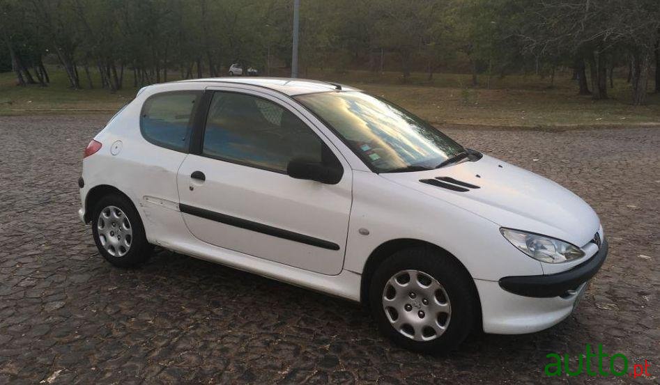 2003' Peugeot 206 1.4 Hdi photo #2