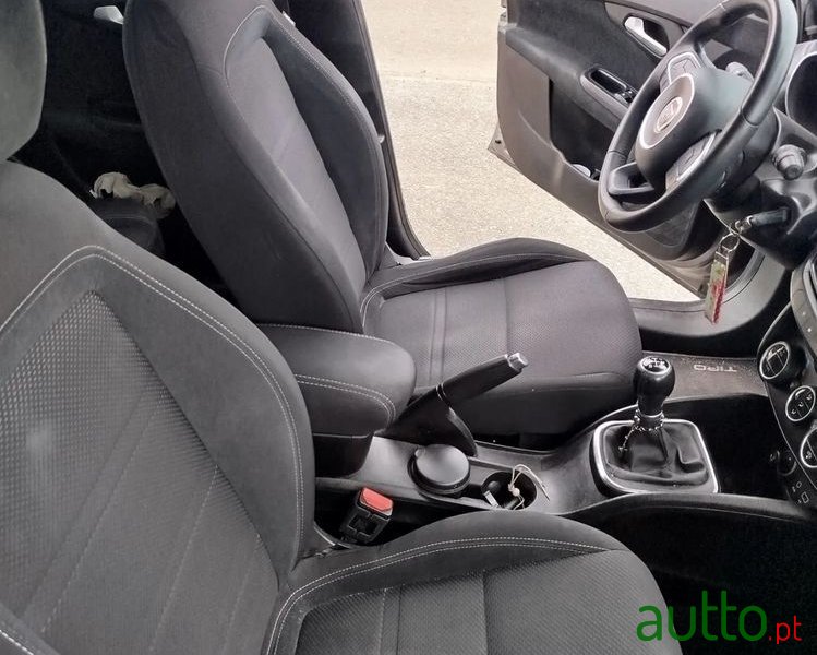 2016' Fiat Tipo Station Wagon photo #4