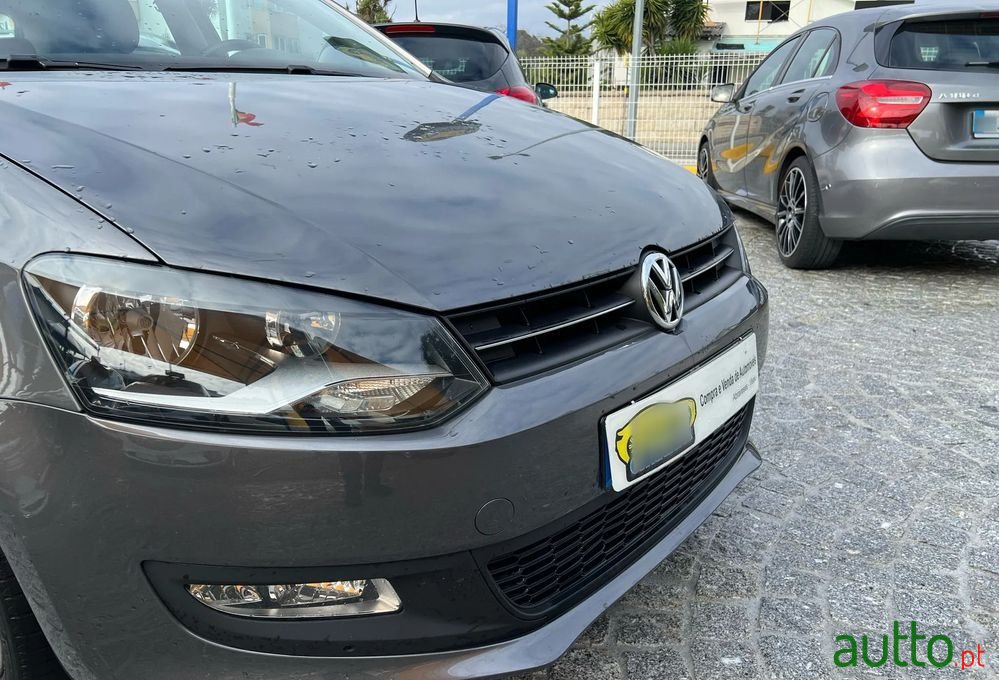 2010' Volkswagen Polo photo #3