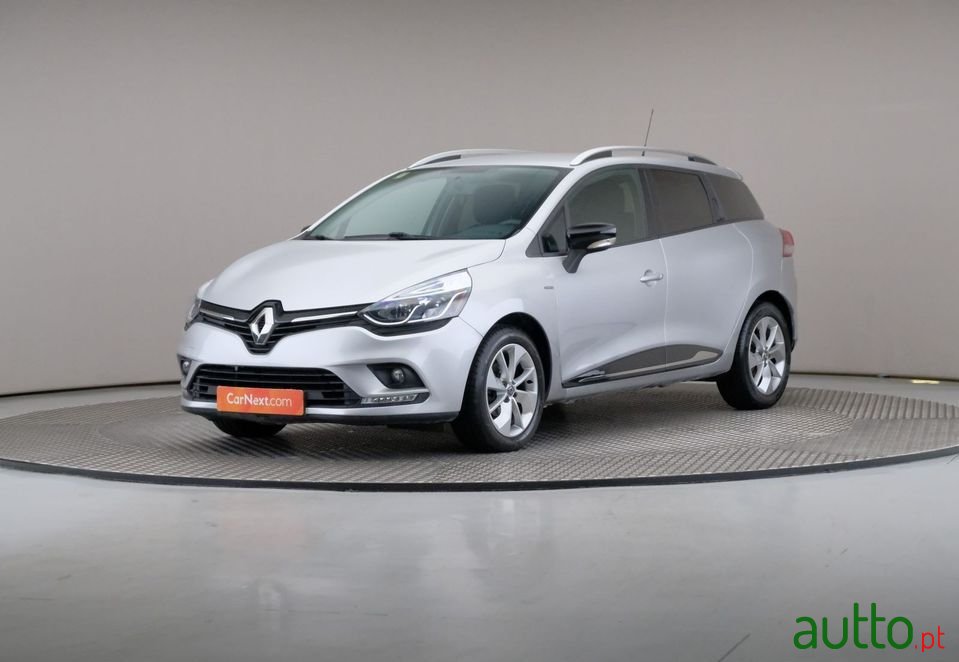 2017' Renault Clio Sport Tourer photo #1