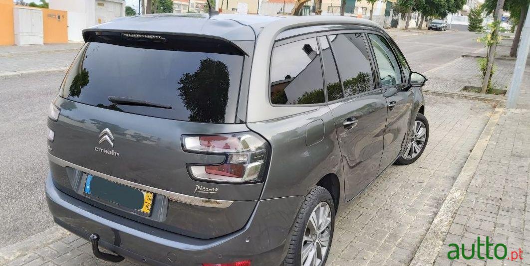 2014' Citroen C4 Grand Picasso photo #3