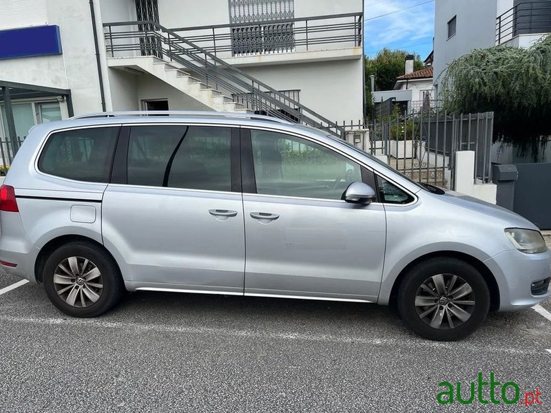 2012' Volkswagen Sharan photo #1