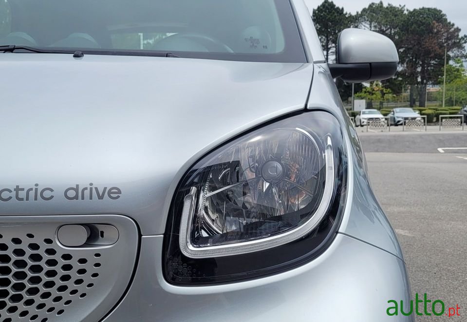 2017' Smart Fortwo photo #3