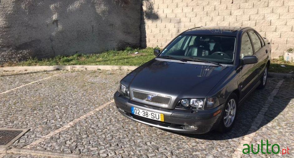 2001' Volvo S40 1.9D photo #2