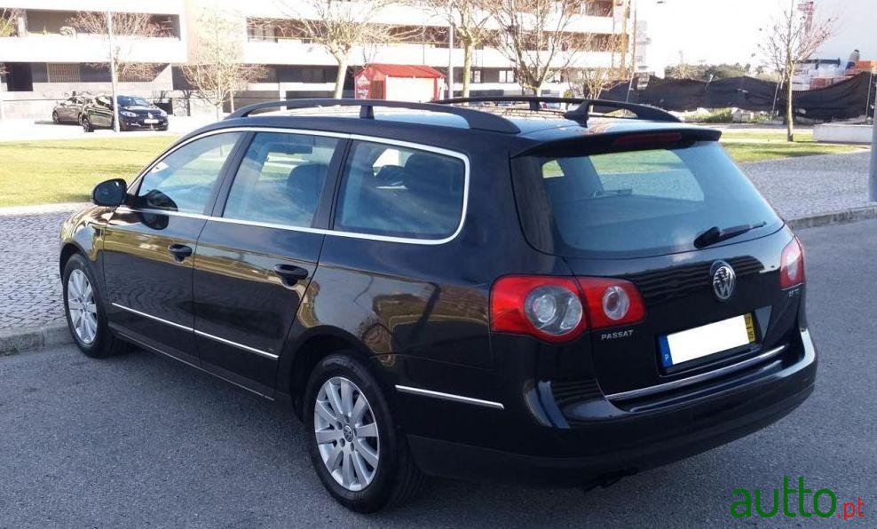 2007' Volkswagen Passat Variant photo #1