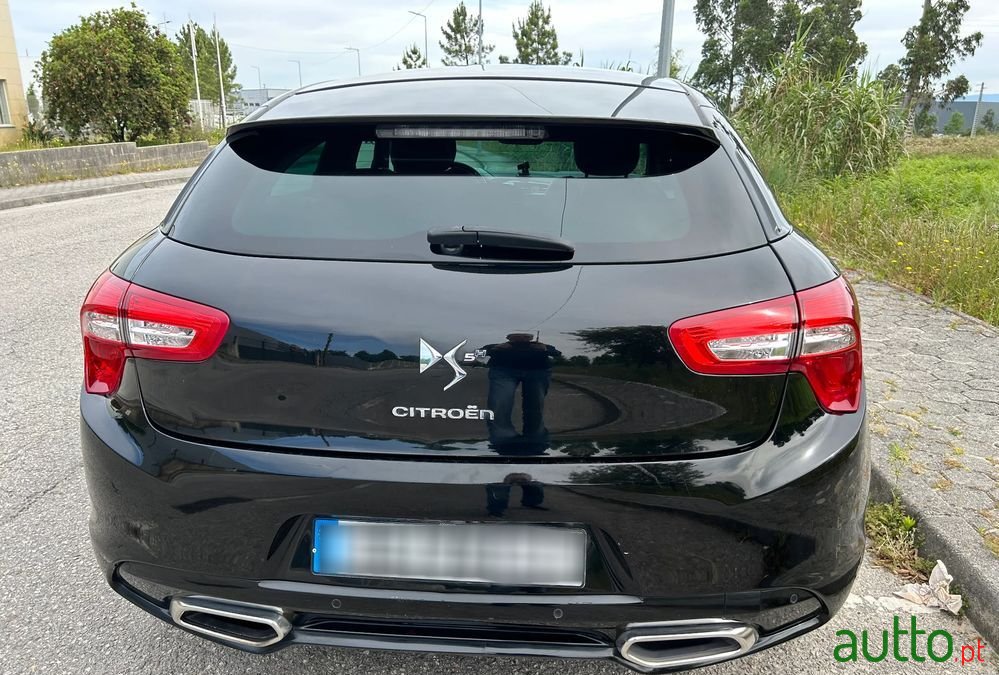2013' Citroen DS5 photo #5