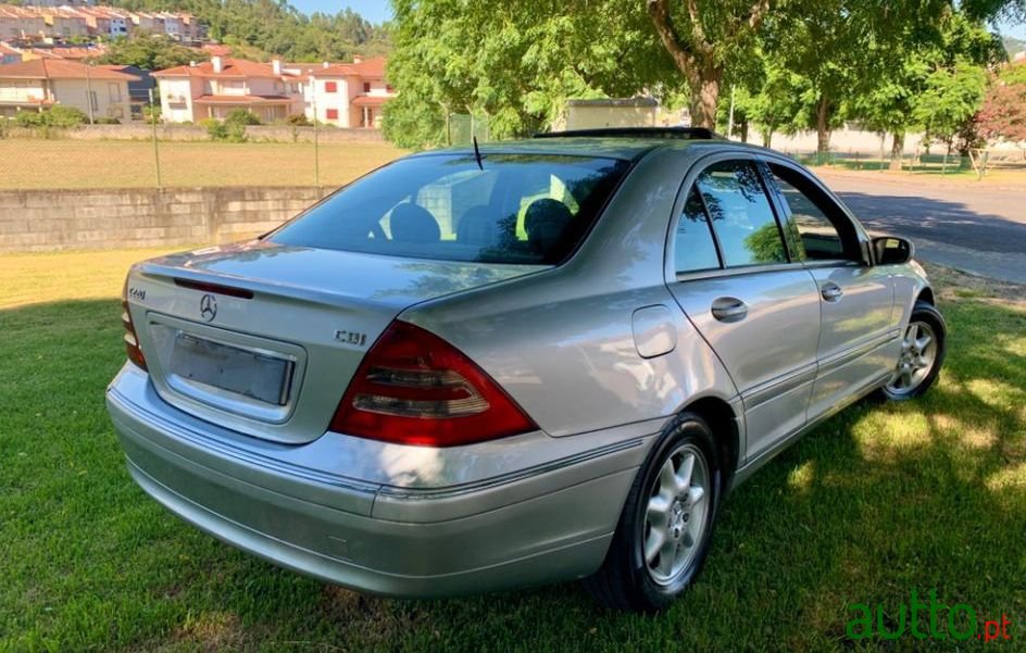 2002' Mercedes-Benz C-220 photo #2
