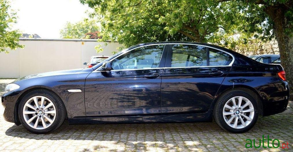 2011' BMW 520 D Efficientdynamics photo #2