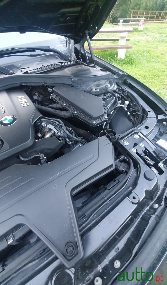 2018' BMW 318 Gran Turismo photo #3