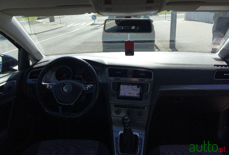 2013' Volkswagen Golf photo #1