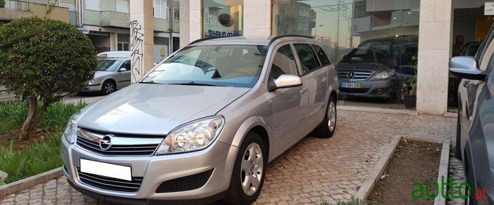 2008' Opel Astra-Caravan 1.3 Cdti Cosmo photo #1