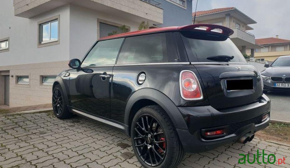 2011' MINI John Cooper Works photo #2