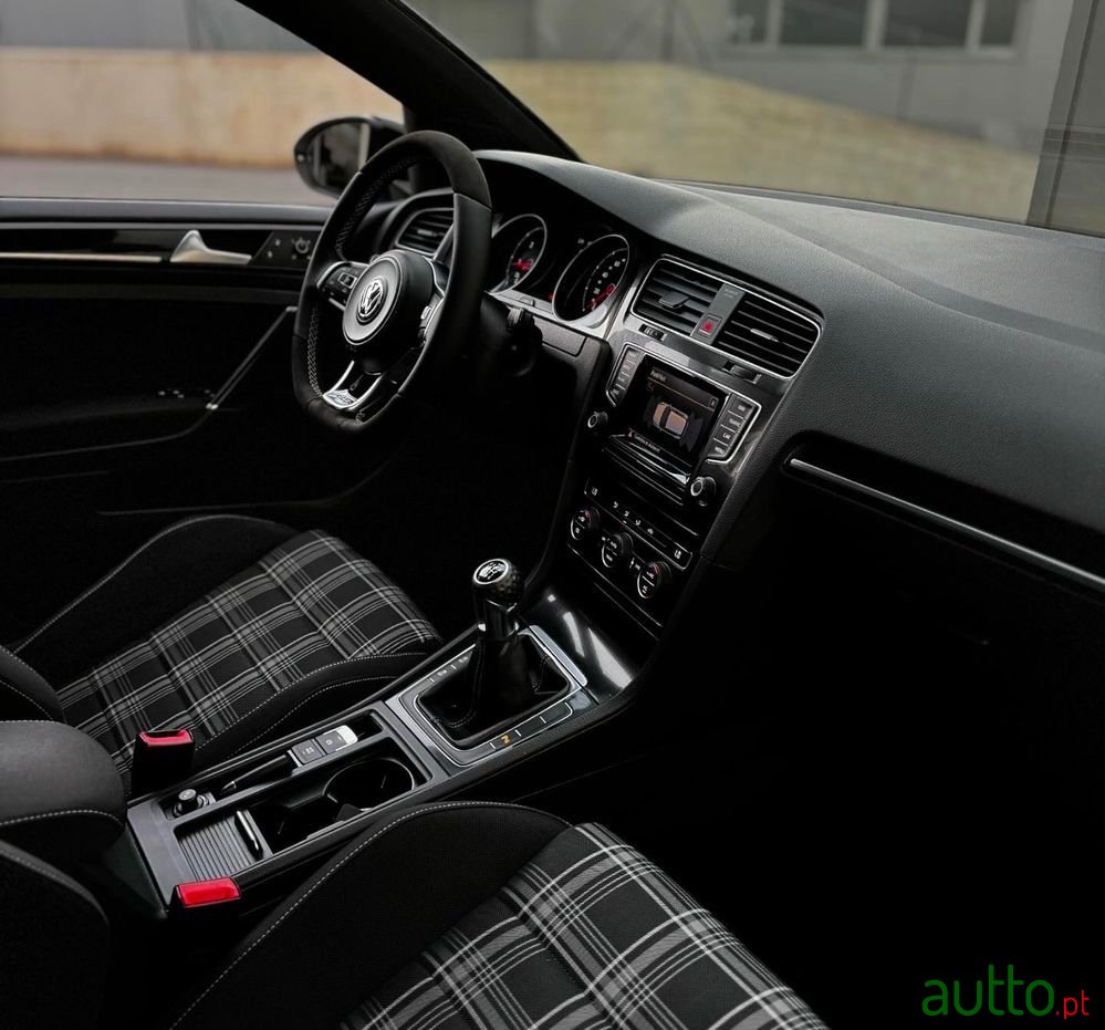 2014' Volkswagen Golf 2.0 Tdi Gtd photo #6