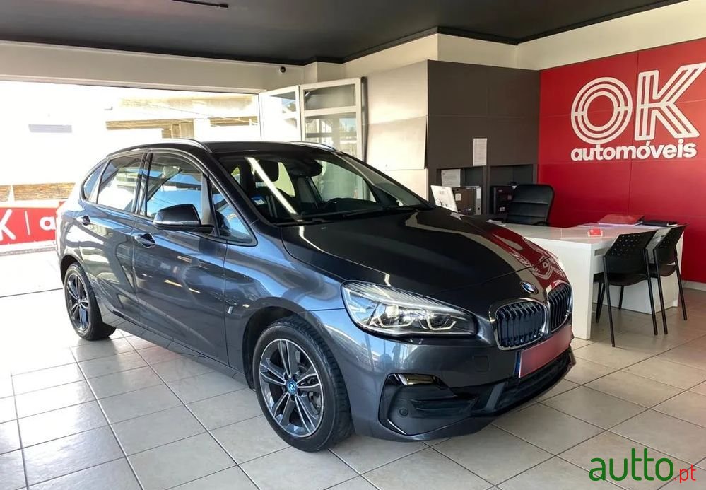 2018' BMW 225Xe Active Tourer photo #1