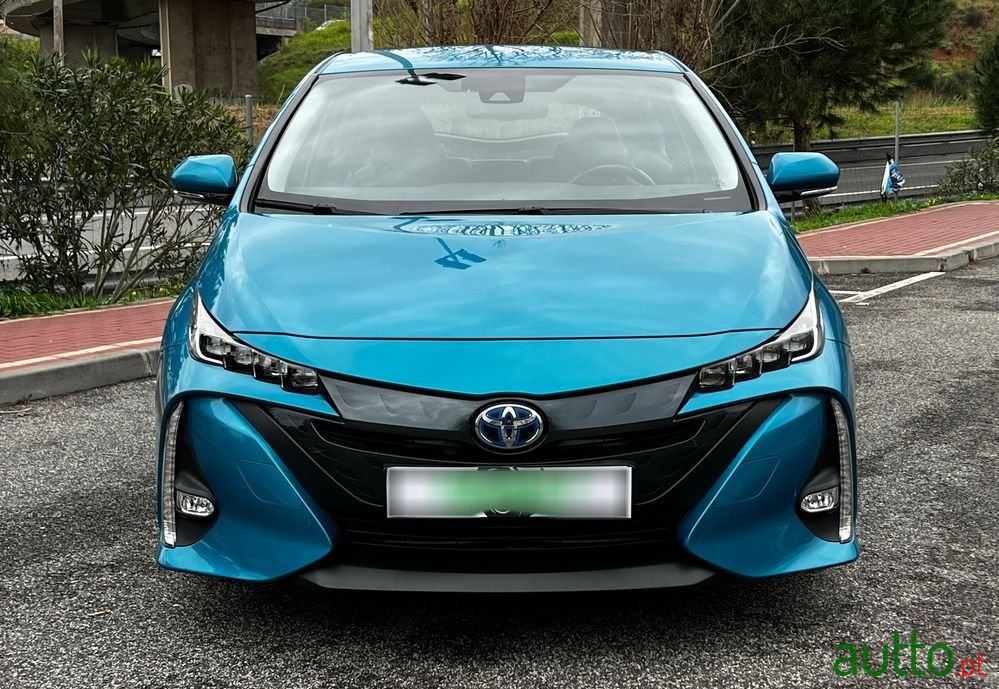 2017' Toyota Prius photo #3
